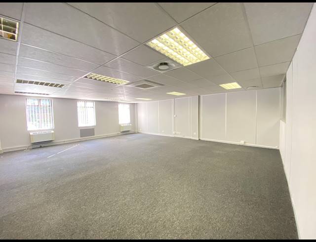 175M² OFFICE TO LET IN STEENBERG